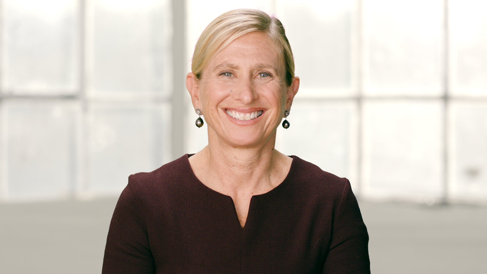 Dr. Elisa Port